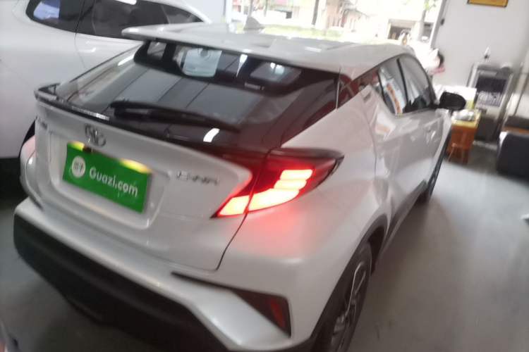 Used Toyota C-HR 2021 2.0L Luxury Edition Rear Right 45 Deg