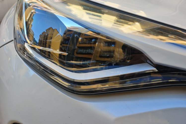 Used Toyota C-HR 2021 2.0L Luxury Edition Right Front Headlight