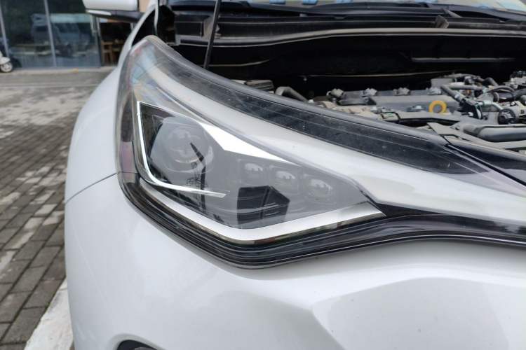Used Toyota C-HR 2021 2.0L Luxury Edition Right Front Headlight