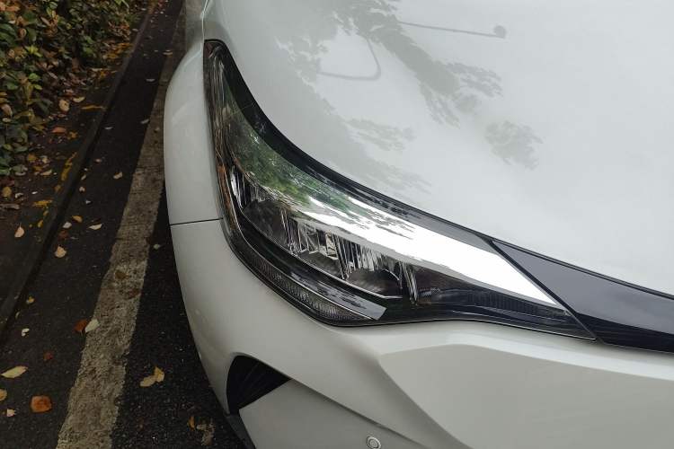 Used Toyota C-HR 2021 2.0L Comfort Edition Right Front Headlight