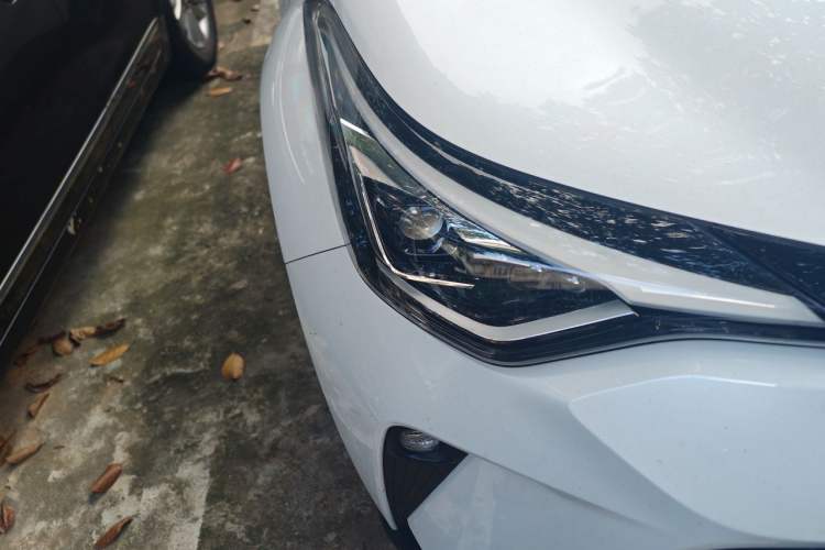 Used Toyota C-HR 2021 2.0L Luxury Edition Right Front Headlight