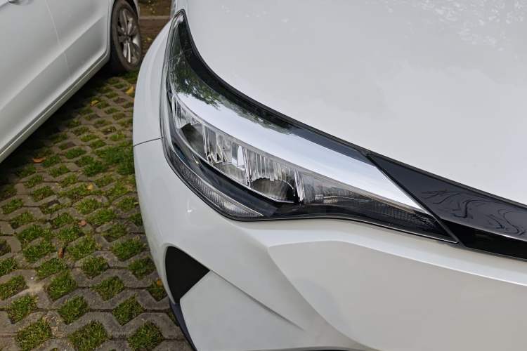 Used Toyota C-HR 2021 2.0L Comfort Edition Right Front Headlight