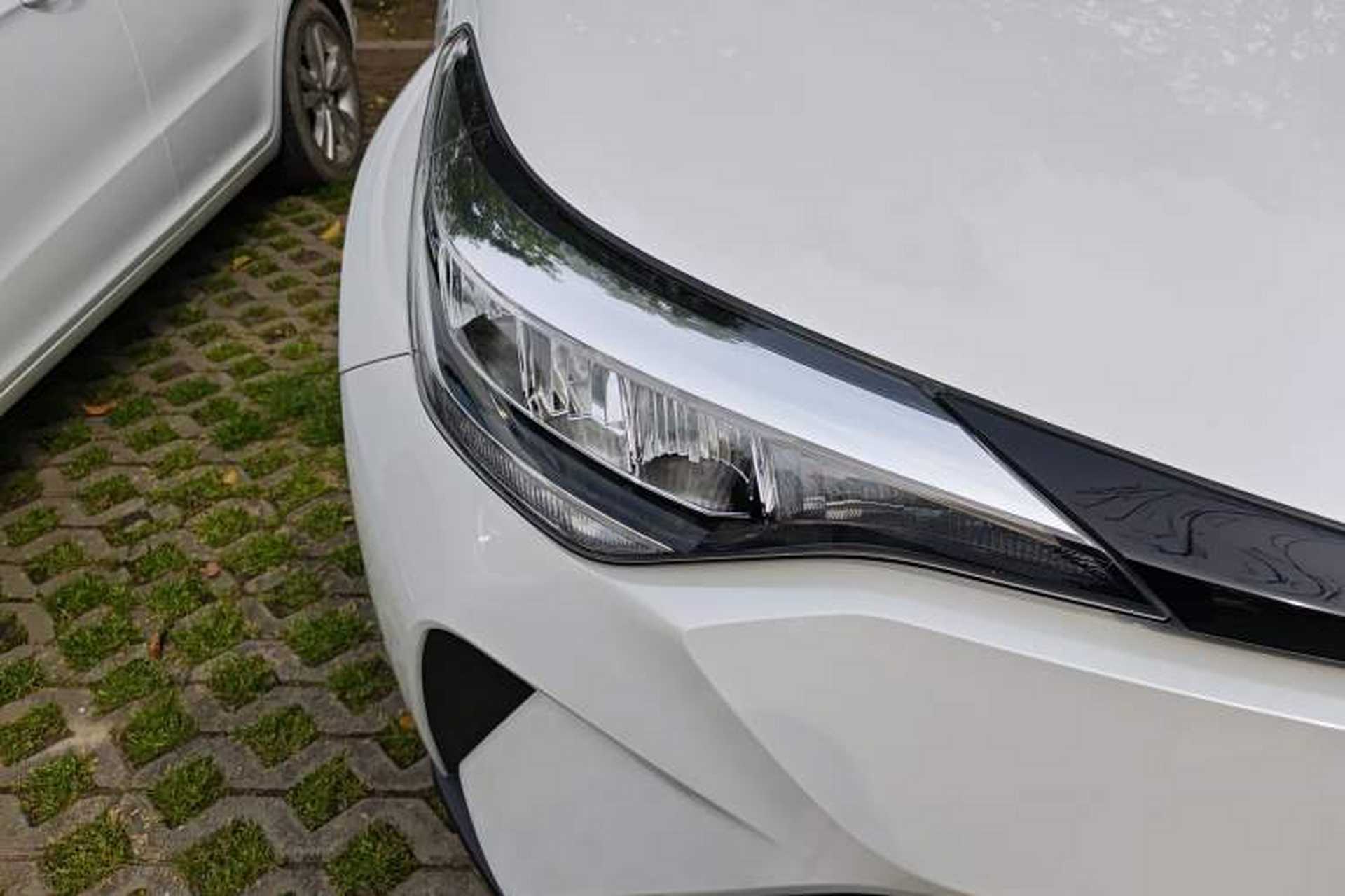 Used Toyota C-HR 2021 2.0L Comfort Edition Right Front Headlight
