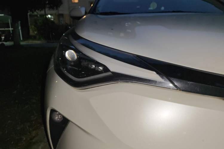Used Toyota C-HR 2021 2.0L Luxury Edition Right Front Headlight
