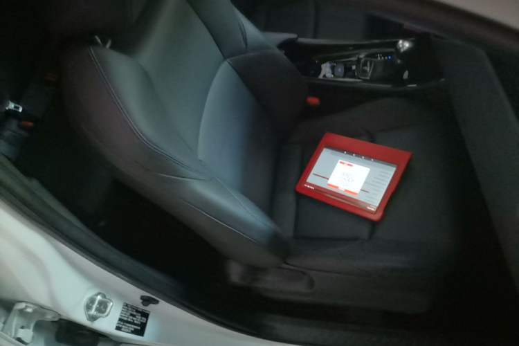 Used Toyota C-HR 2021 2.0L Luxury Edition Right Front Seat