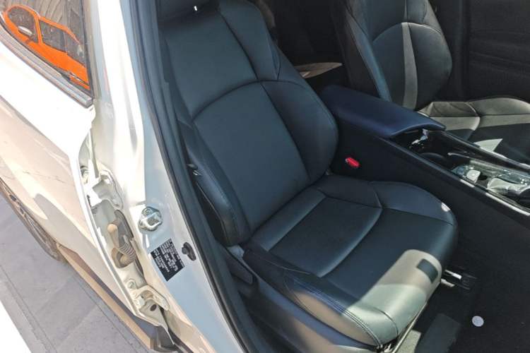 Used Toyota C-HR 2021 2.0L Luxury Edition Right Front Seat