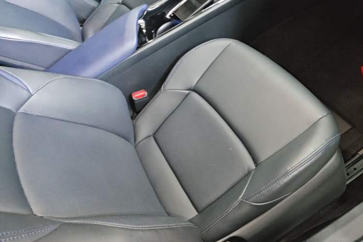 Used Toyota C-HR 2021 2.0L Luxury Edition Right Front Seat