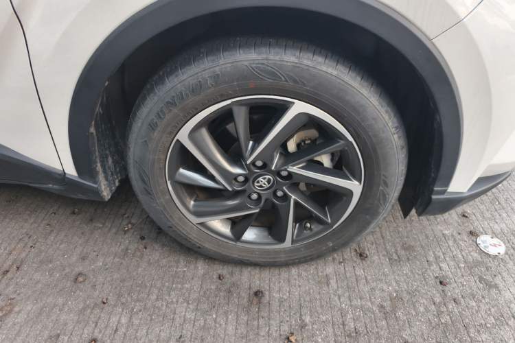 Used Toyota C-HR 2021 2.0L Luxury Edition Right Front Wheel Hub