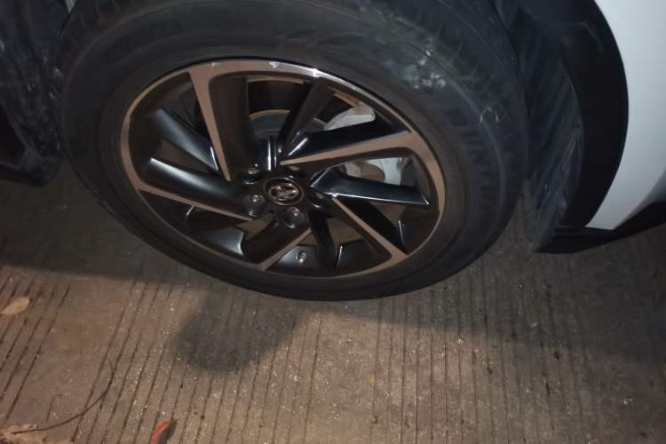 Used Toyota C-HR 2021 2.0L Luxury Edition Right Front Wheel Hub