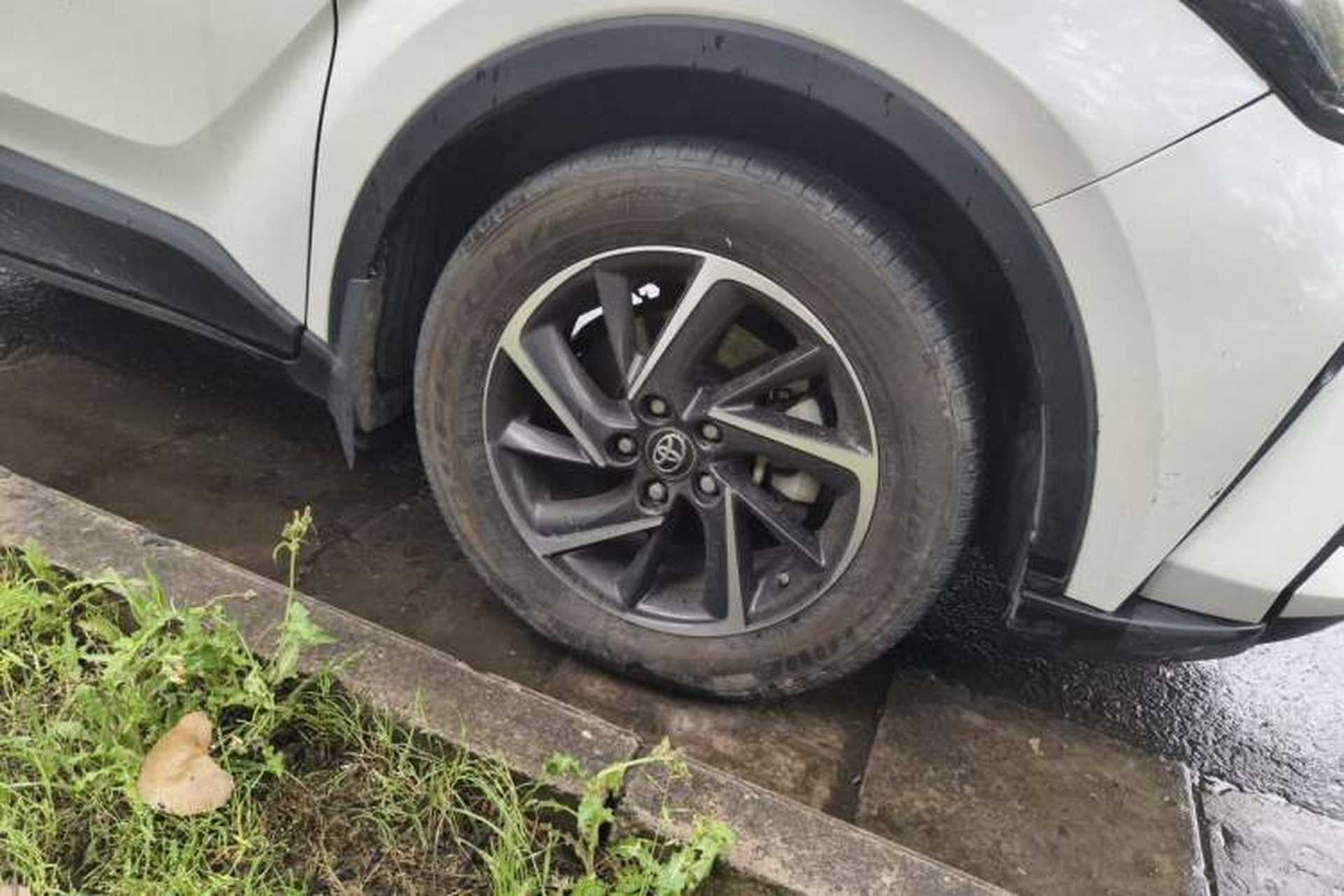 Used Toyota C-HR 2021 2.0L Luxury Edition Right Front Wheel Hub