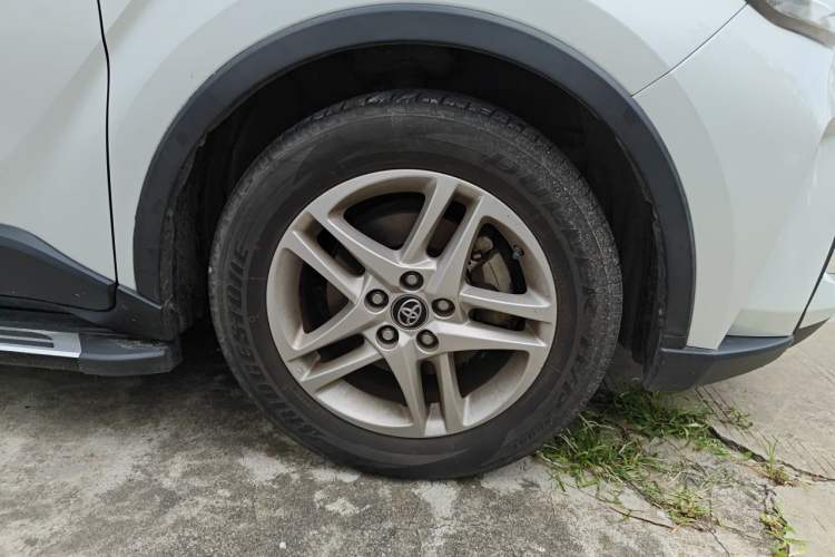 Used Toyota C-HR 2021 2.0L Comfort Edition Right Front Wheel Hub