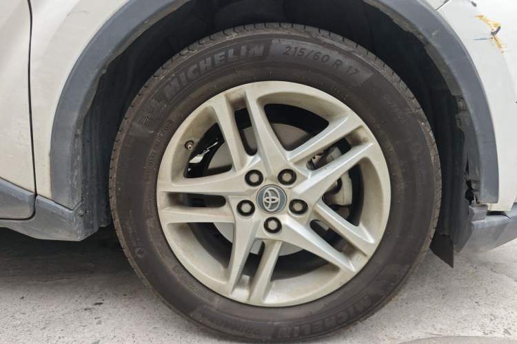 Used Toyota C-HR 2021 2.0L Comfort Edition Right Front Wheel Hub