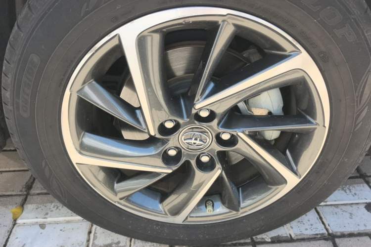Used Toyota C-HR 2021 2.0L Luxury Edition Right Front Wheel Hub