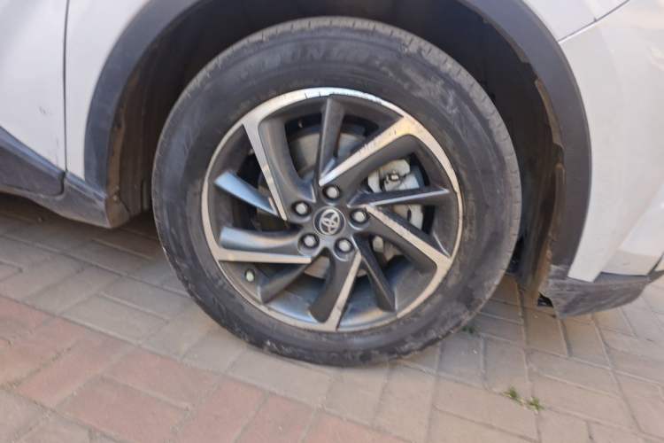 Used Toyota C-HR 2021 2.0L Luxury Edition Right Front Wheel Hub