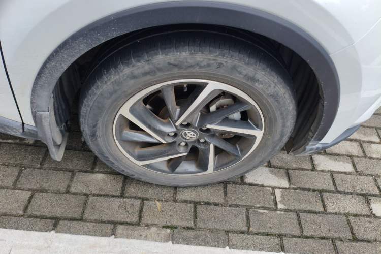 Used Toyota C-HR 2021 2.0L Luxury Edition Right Front Wheel Hub