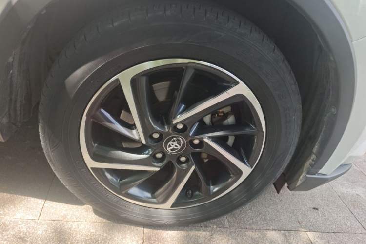 Used Toyota C-HR 2021 2.0L Luxury Edition Right Front Wheel Hub