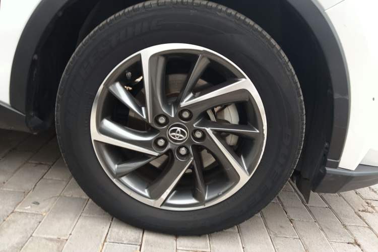 Used Toyota C-HR 2021 2.0L Luxury Edition Right Front Wheel Hub