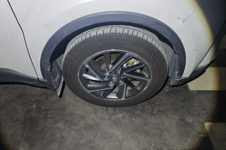 Used Toyota C-HR 2021 2.0L Luxury Edition Right Front Wheel Hub