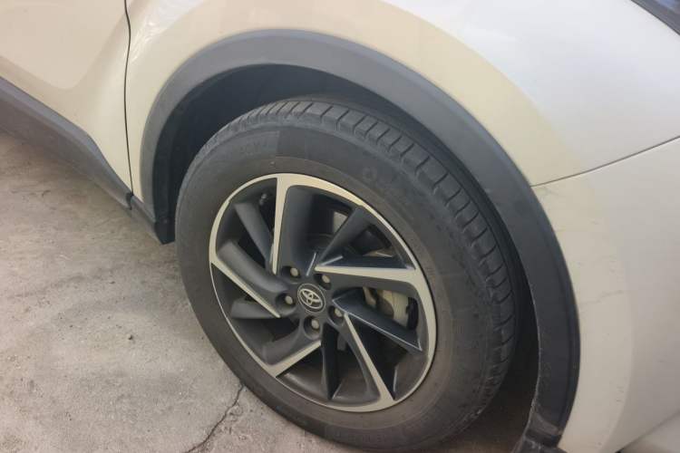 Used Toyota C-HR 2021 2.0L Luxury Edition Right Front Wheel Hub