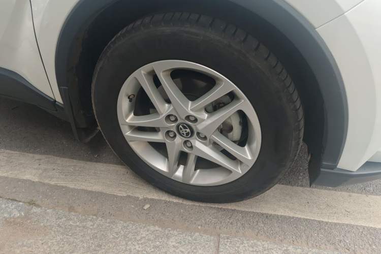 Used Toyota C-HR 2021 2.0L Comfort Edition Right Front Wheel Hub