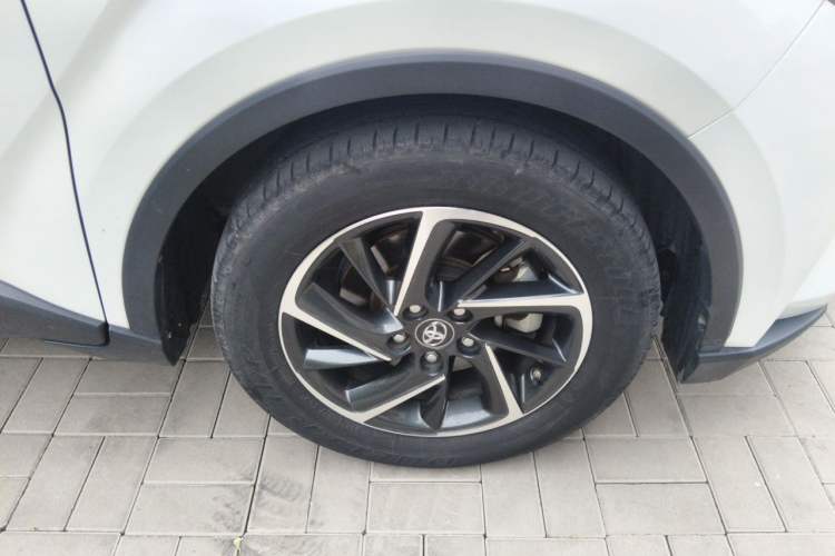 Used Toyota C-HR 2021 2.0L Luxury Edition Right Front Wheel Hub