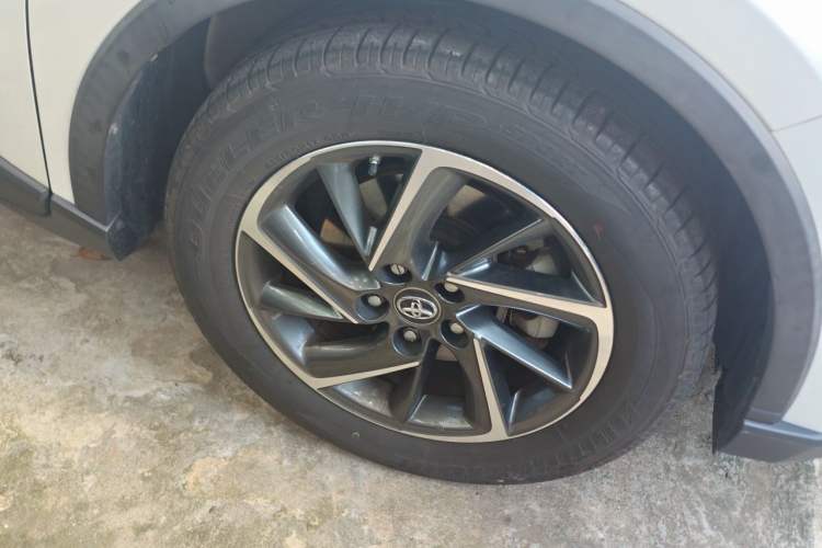 Used Toyota C-HR 2021 2.0L Luxury Edition Right Front Wheel Hub