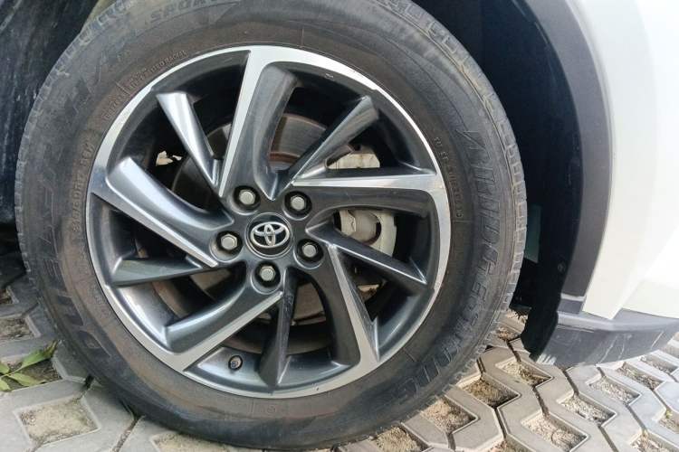 Used Toyota C-HR 2021 2.0L Luxury Edition Right Front Wheel Hub