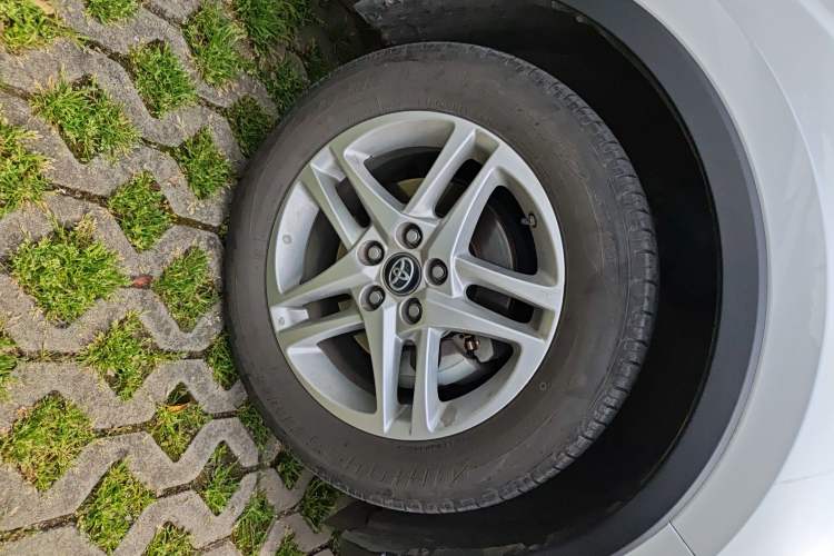 Used Toyota C-HR 2021 2.0L Comfort Edition Right Front Wheel Hub