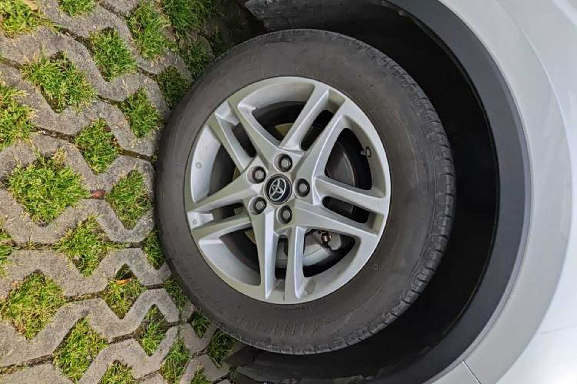 Used Toyota C-HR 2021 2.0L Comfort Edition Right Front Wheel Hub