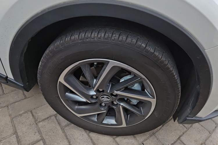 Used Toyota C-HR 2021 2.0L Luxury Edition Right Front Wheel Hub