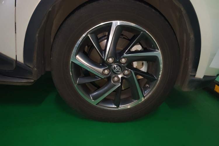 Used Toyota C-HR 2021 2.0L Comfort Edition Right Front Wheel Hub