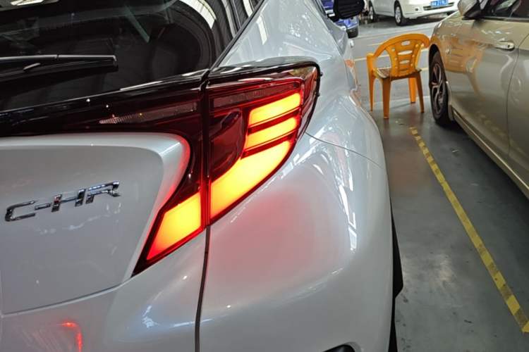 Used Toyota C-HR 2021 2.0L Luxury Edition Right Rear Taillight