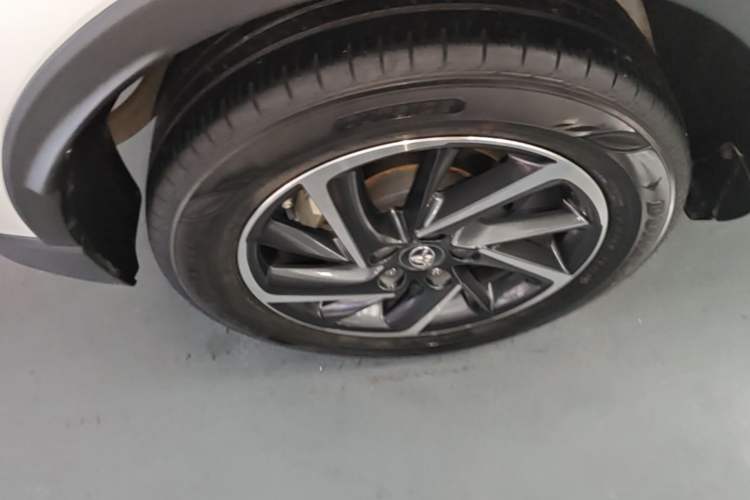 Used Toyota C-HR 2021 2.0L Luxury Edition Right Rear Wheel Hub