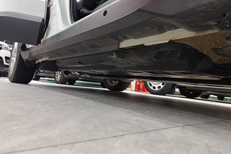 Used Toyota C-HR 2021 2.0L Comfort Edition Right Side Sill