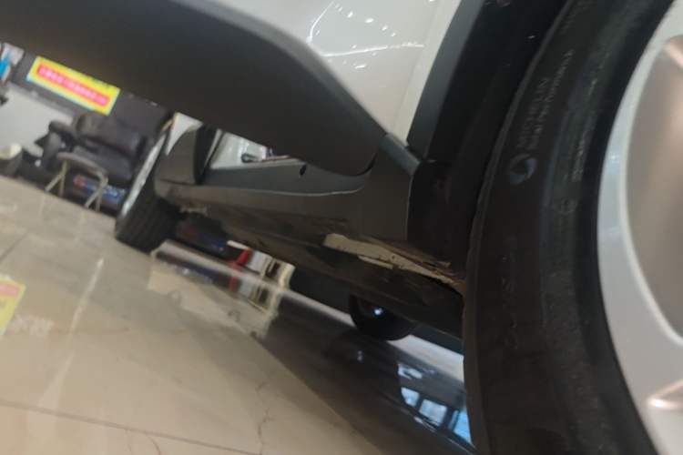 Used Toyota C-HR 2021 2.0L Comfort Edition Right Side Sill