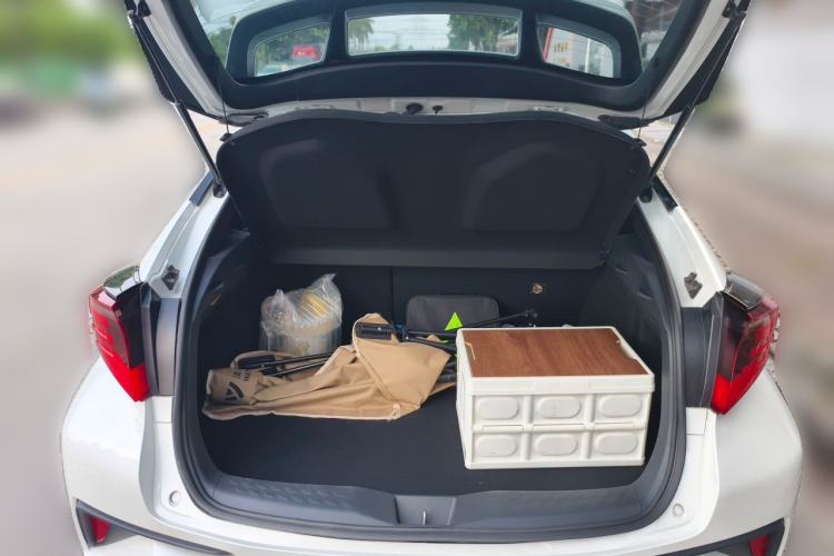 Used Toyota C-HR 2021 2.0L Luxury Edition Trunk