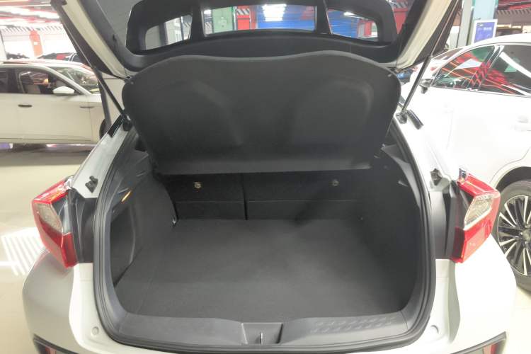 Used Toyota C-HR 2021 2.0L Comfort Edition Trunk