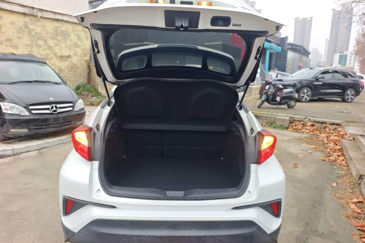 Used Toyota C-HR 2021 2.0L Comfort Edition Trunk