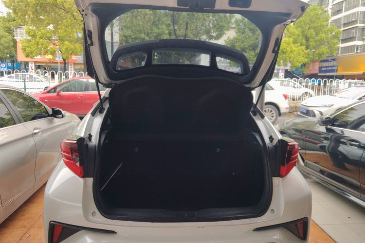 Used Toyota C-HR 2021 2.0L Luxury Edition Trunk