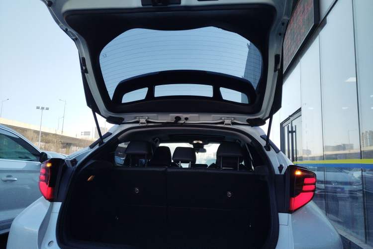 Used Toyota C-HR 2021 2.0L Luxury Edition Trunk