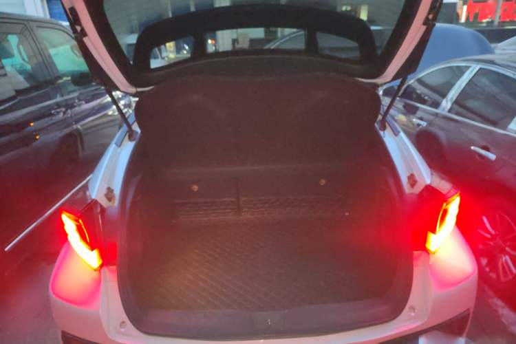 Used Toyota C-HR 2021 2.0L Luxury Edition Trunk