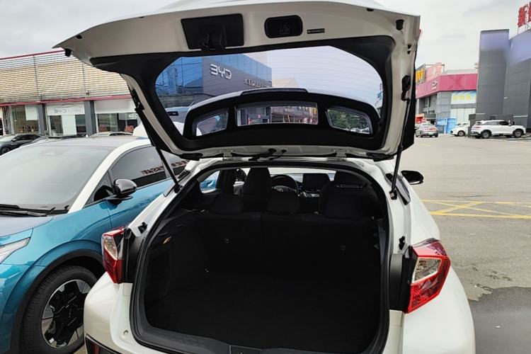 Used Toyota C-HR 2021 2.0L Comfort Edition Trunk