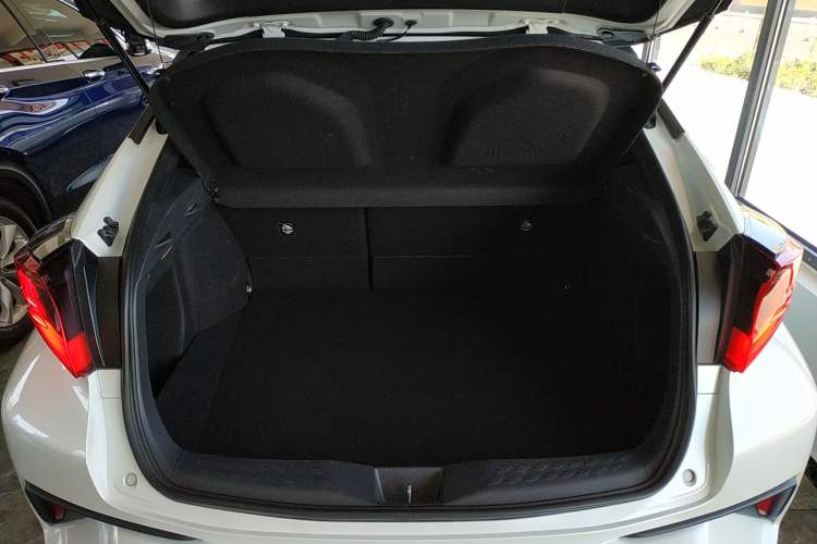 Used Toyota C-HR 2021 2.0L Luxury Edition Trunk