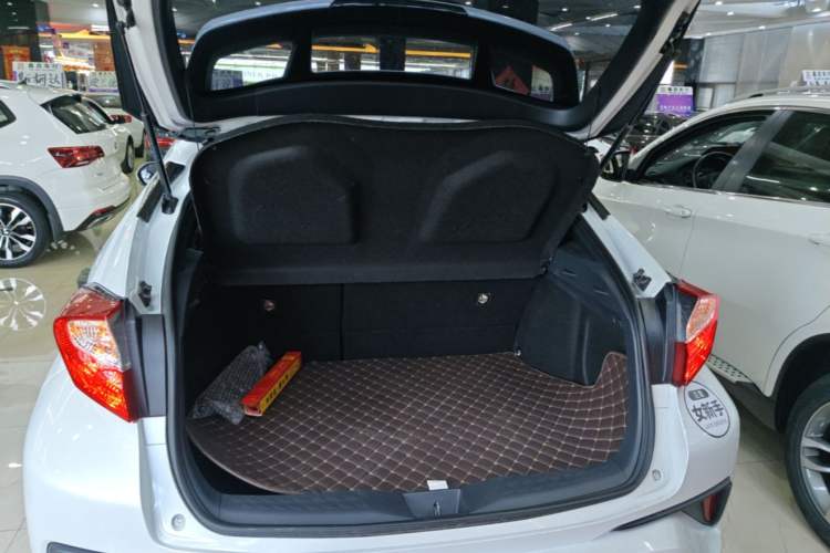 Used Toyota C-HR 2021 2.0L Comfort Edition Trunk