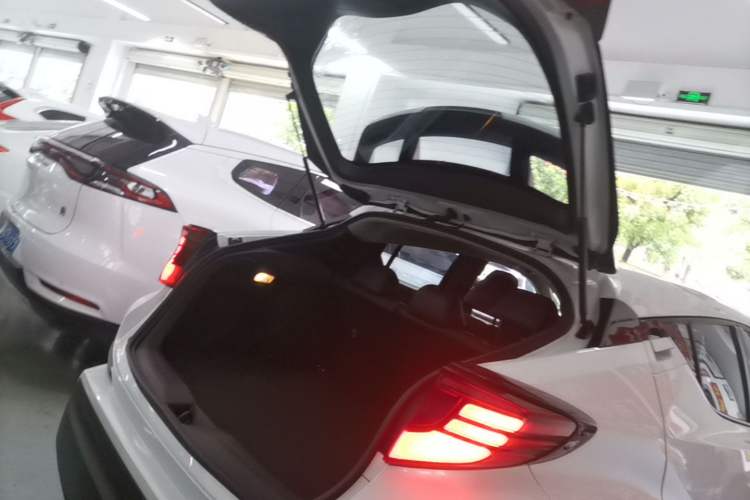Used Toyota C-HR 2021 2.0L Luxury Edition Trunk