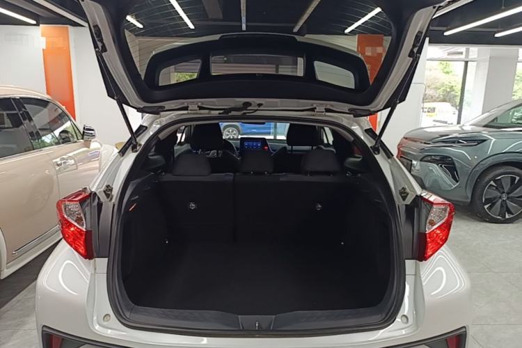 Used Toyota C-HR 2021 2.0L Comfort Edition Trunk