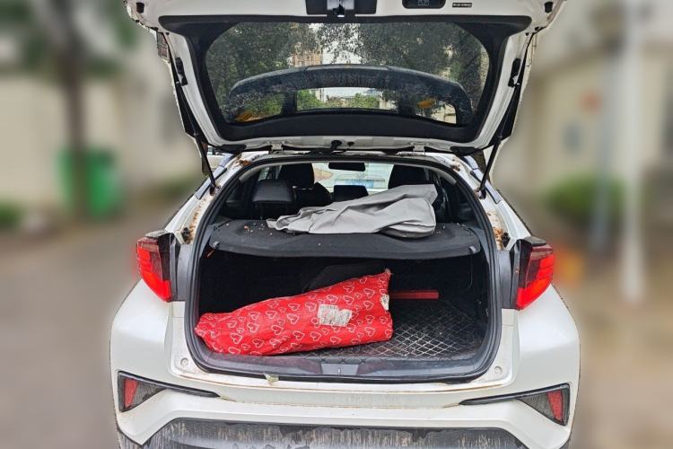 Used Toyota C-HR 2021 Dual-Motor 2.0L E-CVT Luxury Edition Trunk