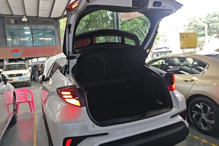 Used Toyota C-HR 2021 2.0L Luxury Edition Trunk