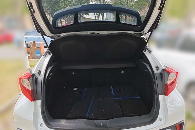 Used Toyota C-HR 2021 2.0L Comfort Edition Trunk