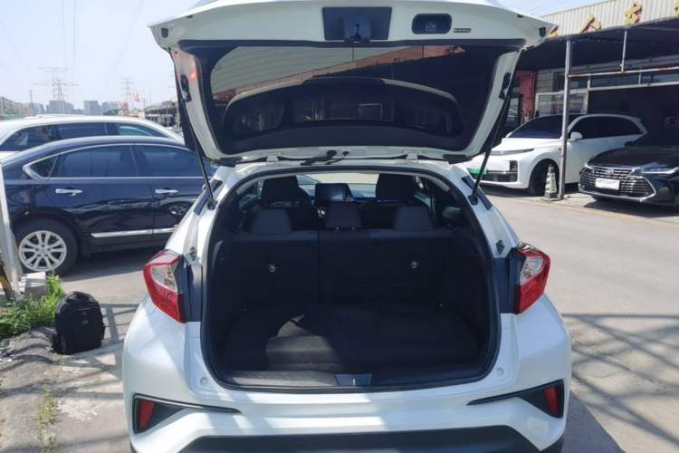 Used Toyota C-HR 2021 2.0L Comfort Edition Trunk
